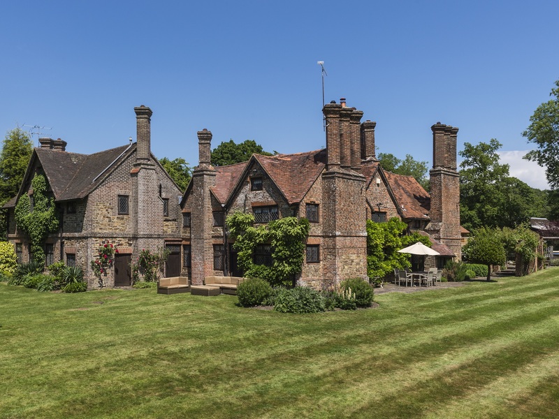 8 Bed House Detached For Sale in Dorking